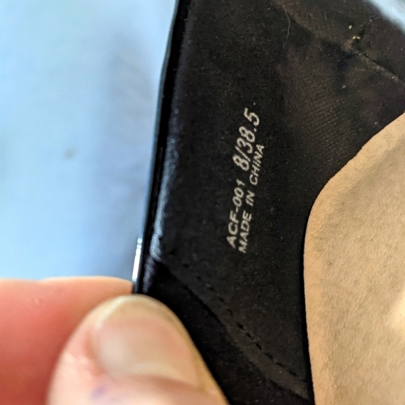 Nwot CL by Laundry Black Patent Round Toe Pump 8 Block Heel Office - Picture 8 of 9